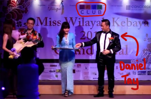 daniel-tay-on-stage-miss-Wilayah-Kebaya-oct-2013-ufun-club